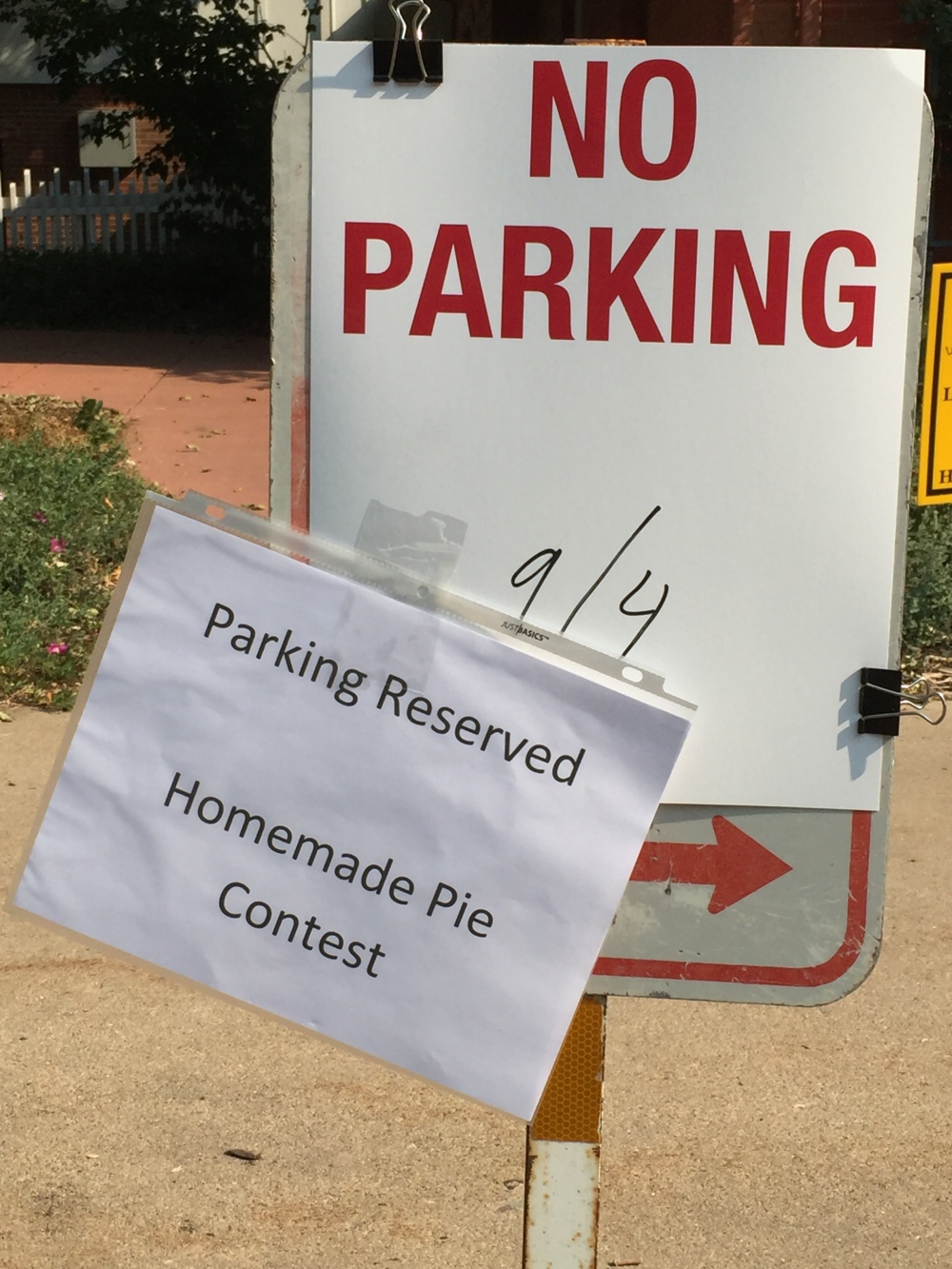 pie contest sign